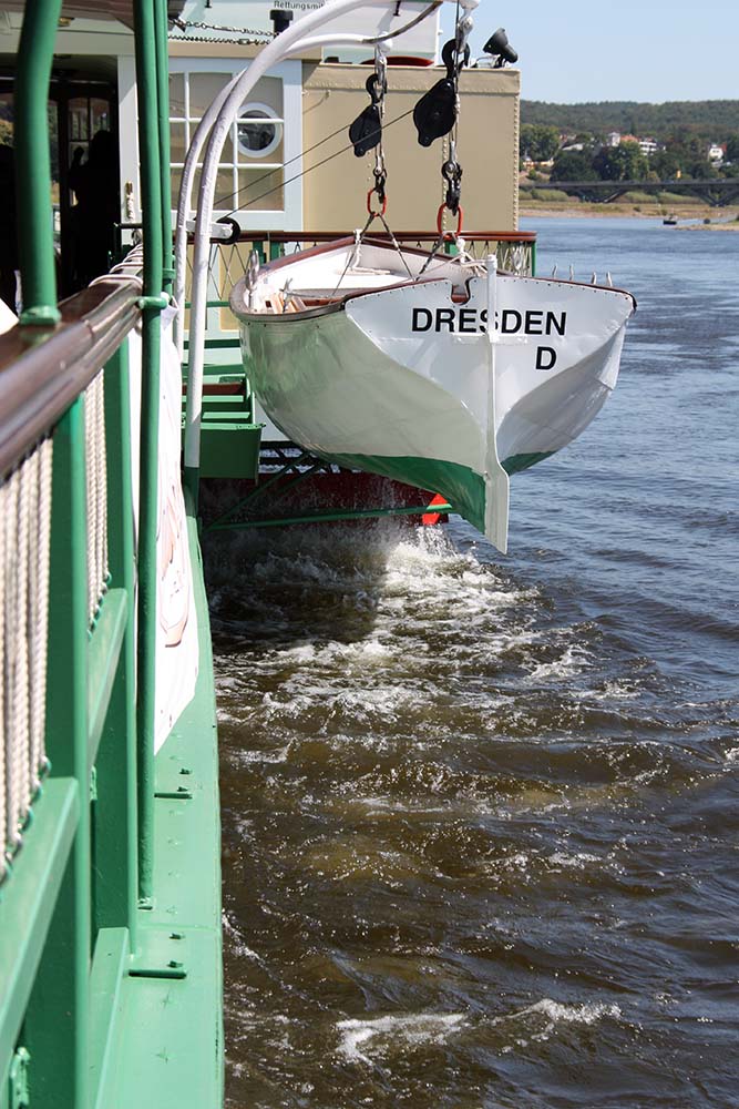 Elbfahrt mit dem Dampfschiff Diesbar www.die4hartwigs.de