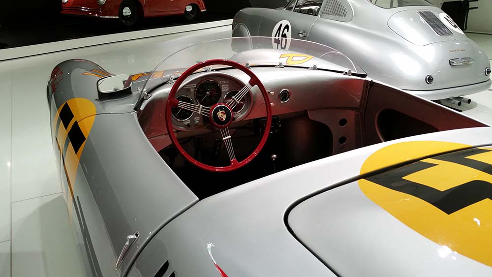 Porsche Museum Stuttgart www.die4hartwigs.de